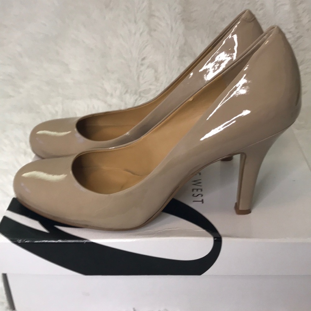 Nine West taupe patent size 9